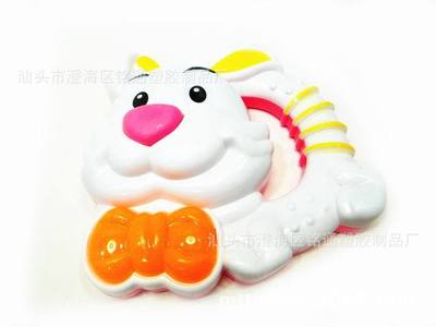 婴儿电子卡通玩具兔子 早教科教玩具的灯光音乐与成长陪伴